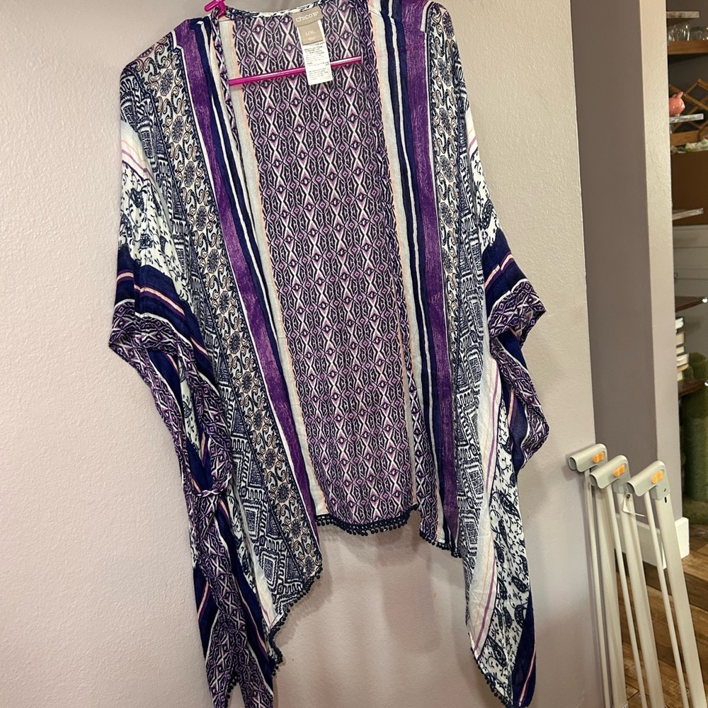 Chico's Purple and White Geometric Poncho, Chico's Ruana, Chico's Shrug